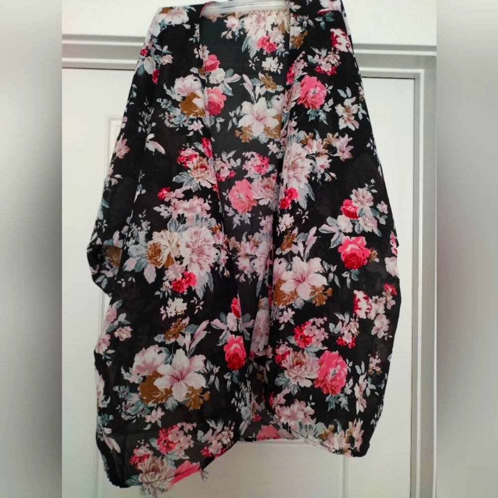 Black Floral Kimono